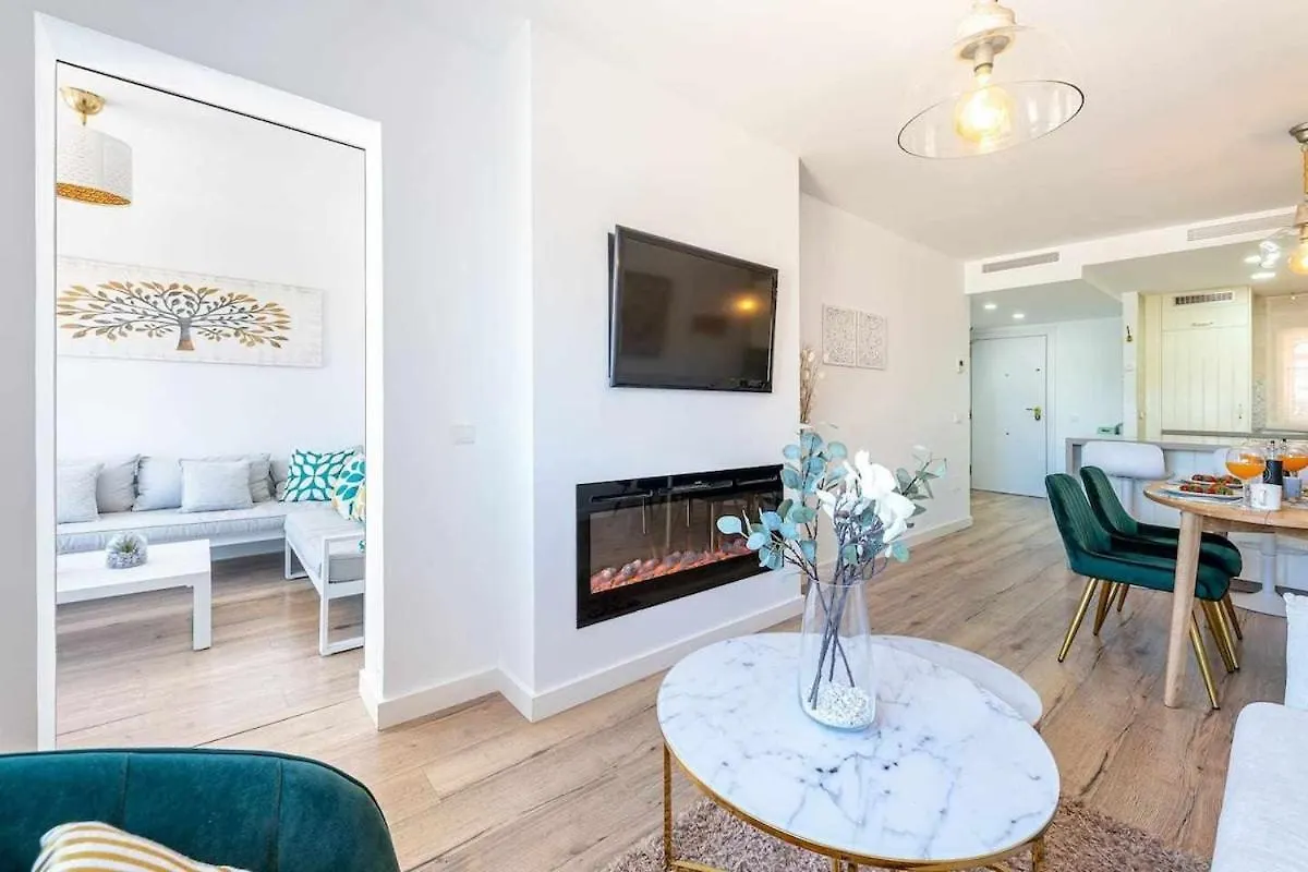 בנאלמדנה 797 Holiday Rentals - Lujoso Apartamento En Arroyo Con Piscina 0*,  ספרד