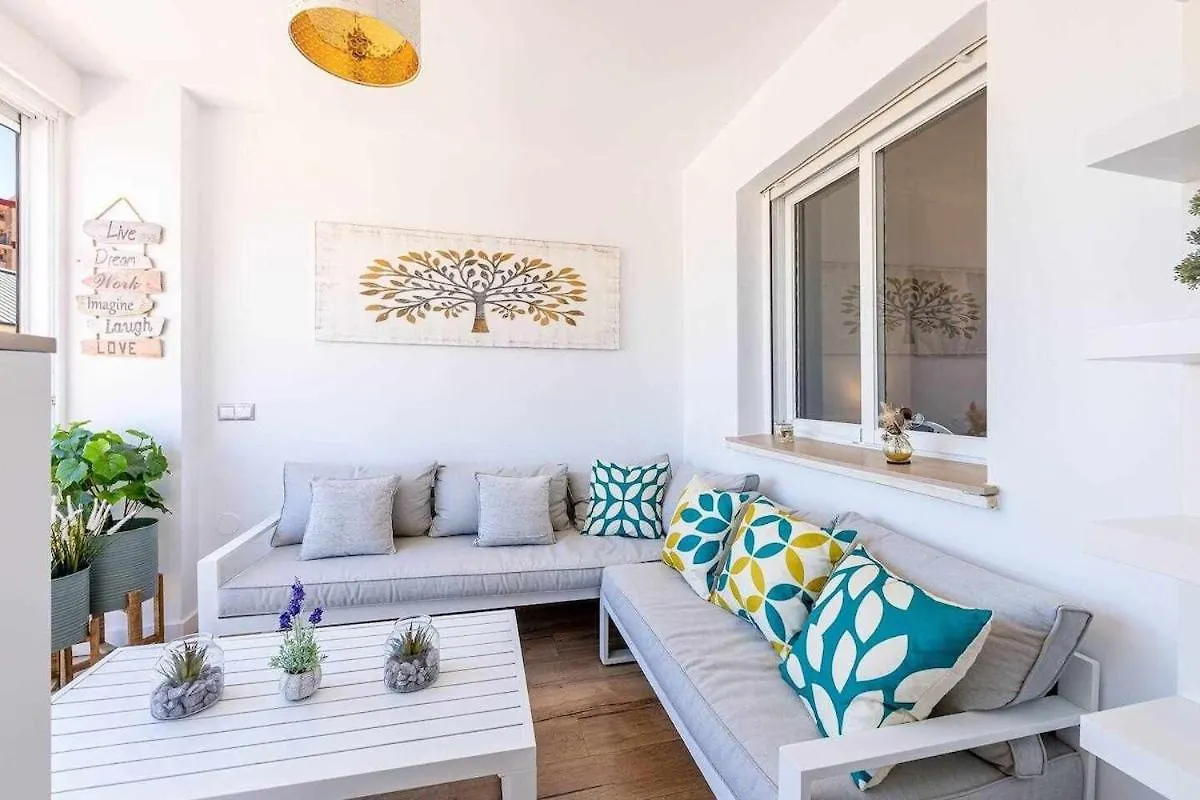 בנאלמדנה 797 Holiday Rentals - Lujoso Apartamento En Arroyo Con Piscina ספרד